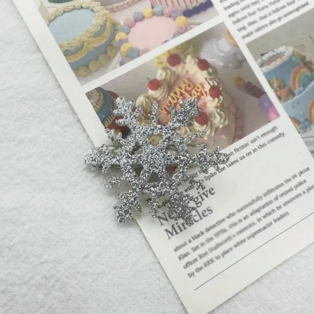 2 Snowflake Sparkly Clips - Picture 6 of 8